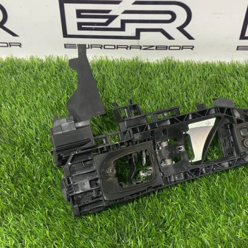 Кронштейн ручки двери передней левой Mercedes GLC X253