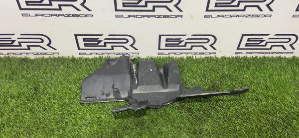 Пыльник двигателя левый Range Rover L405 рест