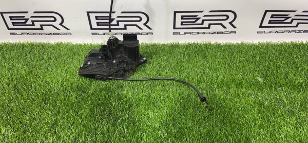 Замок двери передний левый Volvo XC60