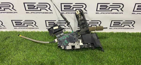 Замок передний правый Mercedes GLK