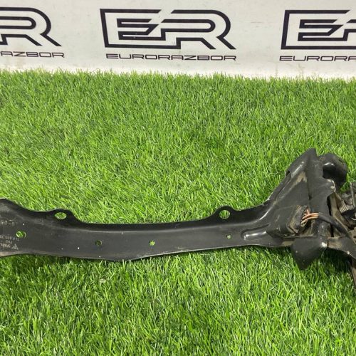 Кронштейн замка капота Volkswagen Touareg