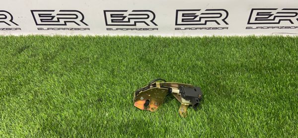 Замок стекла багажника Volkswagen Touareg