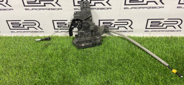 Замок двери задней правой Mercedes W205 X253