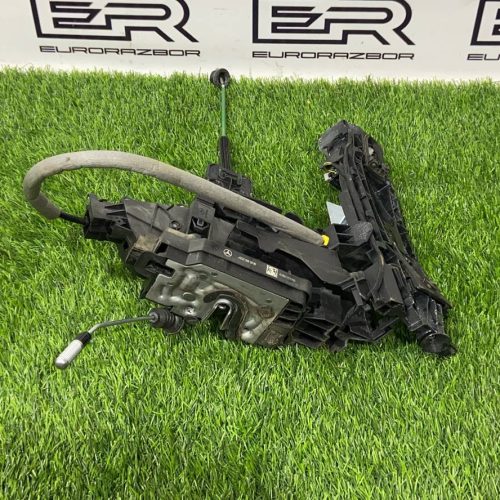 Замок передней левой двери Mercedes С W205