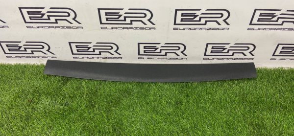 Обшивка двери багажника Kia Sorento Prime