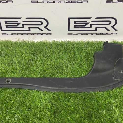 Пластик моторного отсека Porsche Cayenne