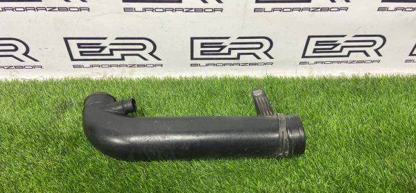 Патрубок интеркулера VW Passat B7