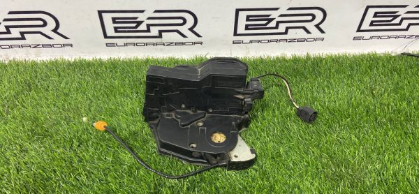 Замок двери задний правый Bmw 7 E65