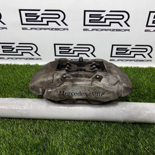 Суппорт передний правый Mercedes CLS C257