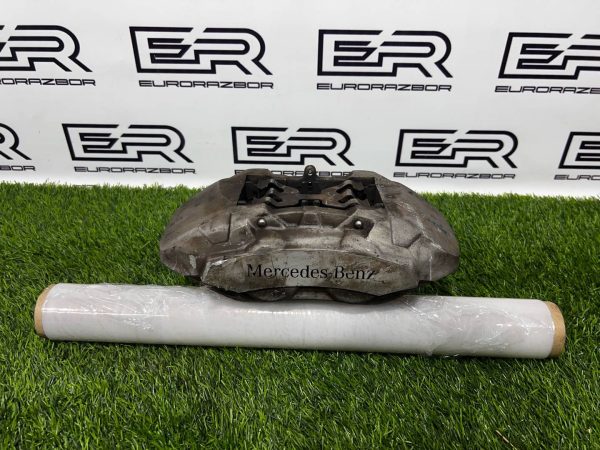 Суппорт передний правый Mercedes CLS C257