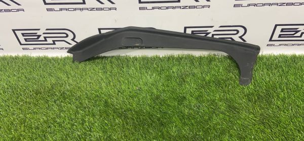 Водосток крышки багажника левый Mercedes C257