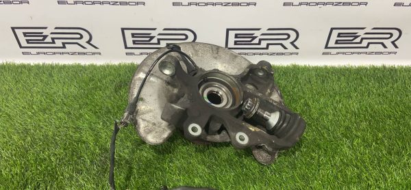 Кулак задний правый Mercedes Benz GLE W166