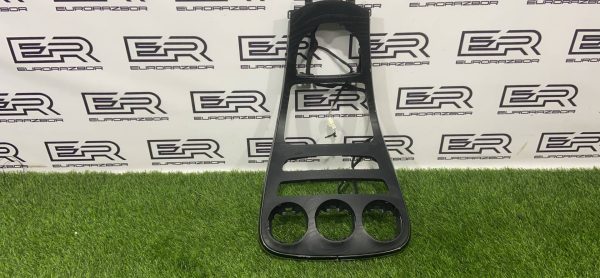 Центральная консоль Mercedes W205 X253