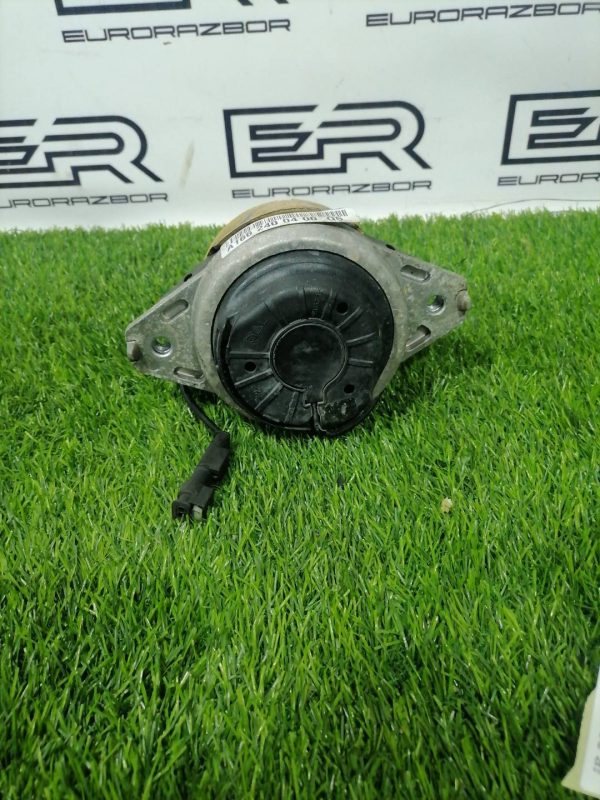 Опора двигателя правая Mercedes W166 X166