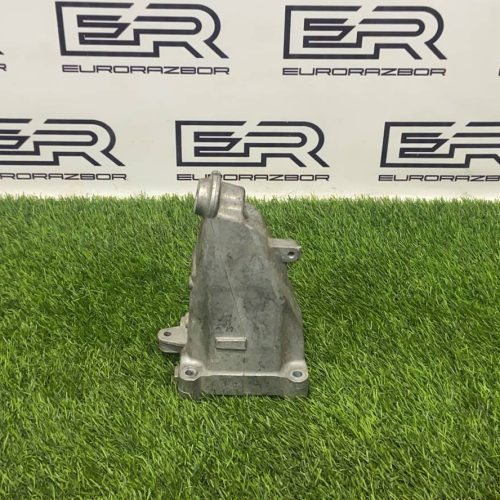 Кронштейн двигателя левый Mercedes W212