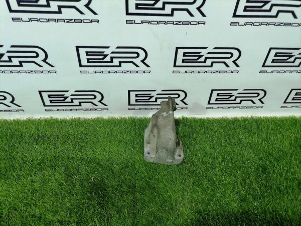 Кронштейн двигателя Om642 A6422234304