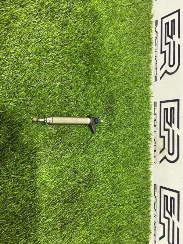 Топливная форсунка Mercedes W213