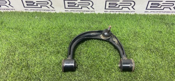 Рычаг верхний левый Toyota Hilux 8 / Fortuner