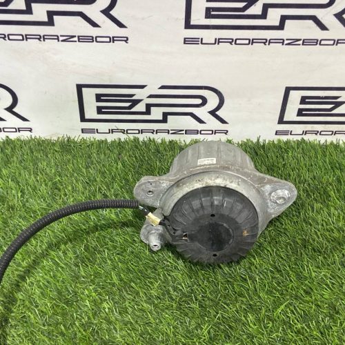 Подушка крепления двигателя правая Mercedes S Класс W222