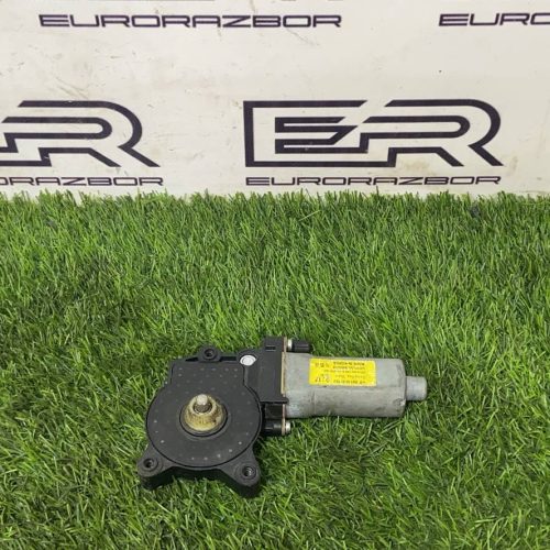 Моторчик стеклоподъемника правый задний Ssang Yong Kyron