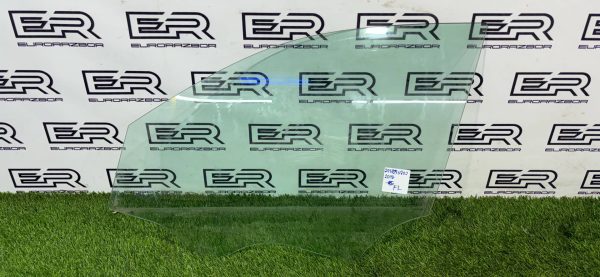 Стеклo двеpи передней левой для Меrcedes Benz GLС Класс X253/C253 2017г.