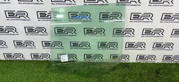 Стекло двери заднее правое Volvo XC90 2017г.