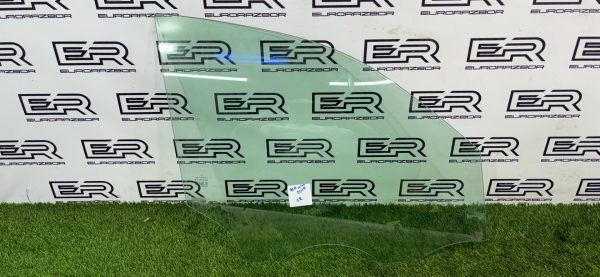 Стекло двери переднее правое Mercedes W166 2017г.