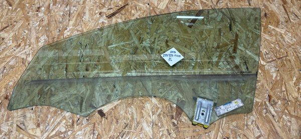 Стекло двери переднее левое Mercedes Benz C257 2017г.