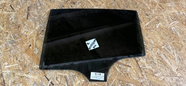 Стеклo двеpи задней левой для Mеrcedes Benz GLС Класс X253/C253 2016г.