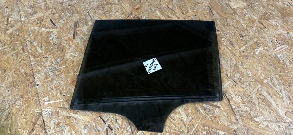 Стеклo двеpи задней левой для Mеrcedes Benz GLС Класс X253/C253 2018г.