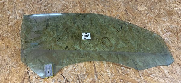 Стекло двери переднее правое Mercedes W205 2017 Кабриолет