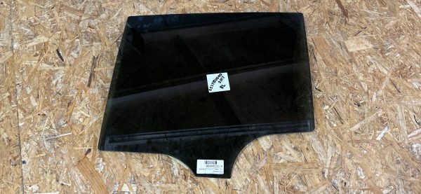 Стеклo двеpи задней левой для Mеrcedes Benz GLС Класс X253/C253 2017г.