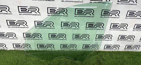 Стекло двери переднее левое Mercedes W166 2018г.