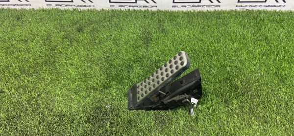 Педаль газа Mercedes С238