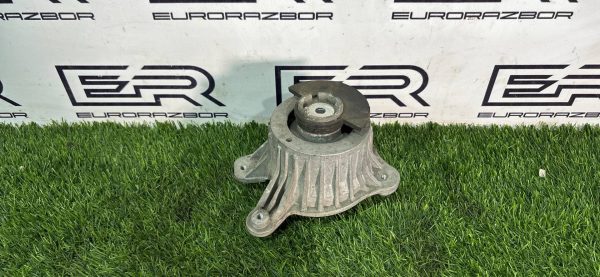 Опора подушка двигателя Mercedes E С238