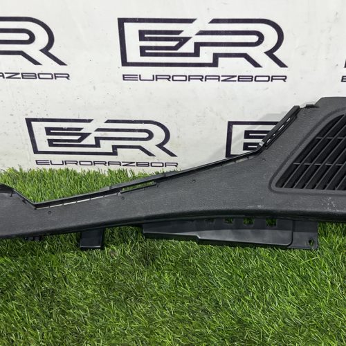 Направляющая шторки багажника правая BMW X5 М F85