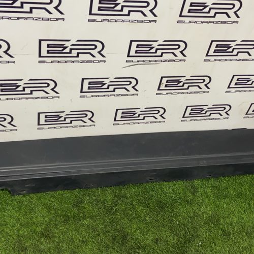 Накладка на порог правый Range Rover L405