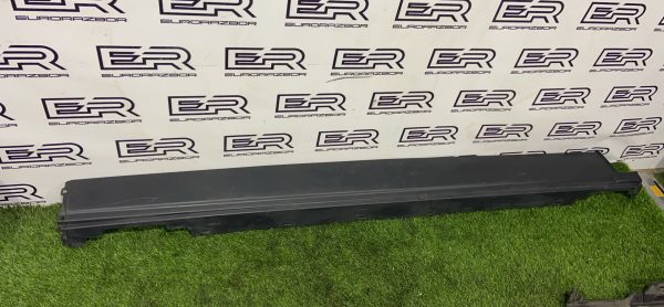 Накладка на порог правый Range Rover L405