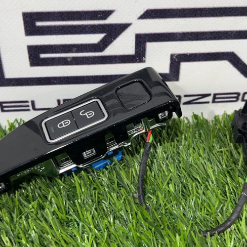 Кнопка блокировки двери Land Rover Range Rover L405