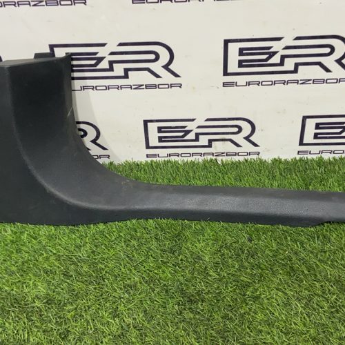 Накладка на порог передняя правая Mercedes W205