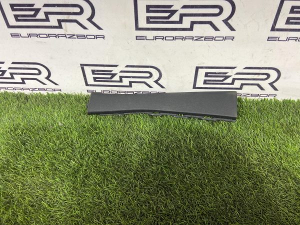 Накладка стойки передняя правая Audi Q8 4M