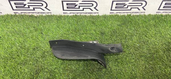 Брызговик задний правый Lande Rover L405