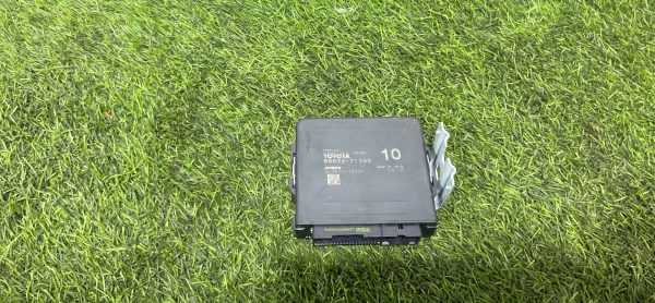 Блок управления подвеской Toyota Hilux 8 рест
