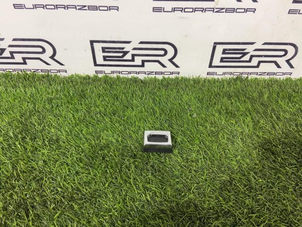 Крючок в багажник Audi Q8 4M