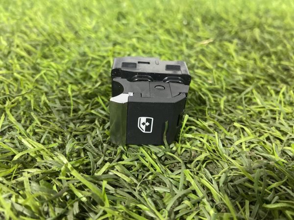 Кнопка стеклоподъемника задняя правая Audi Q8 4M