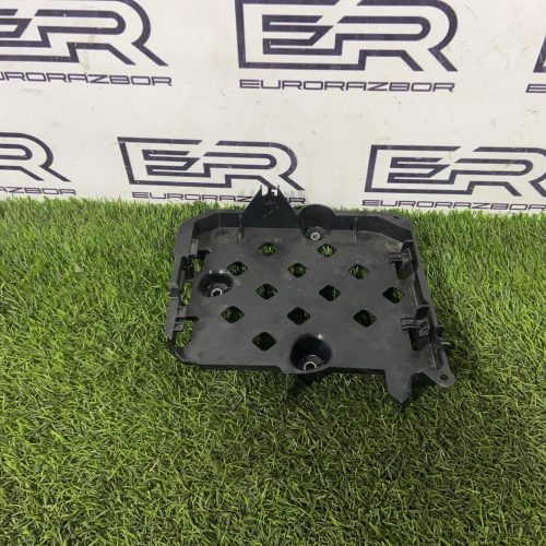 Kpонштейн блока упpавлeния Audi Q8 4M