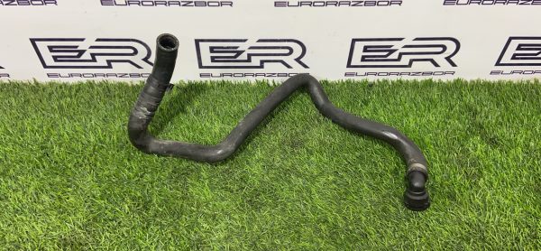 Патрубок охлаждения Mercedes М270 М274