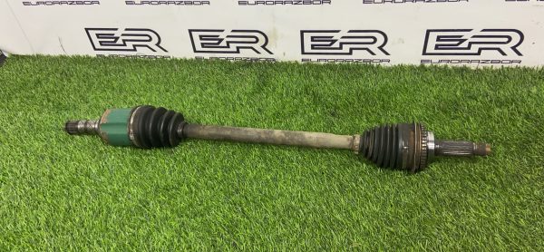 Полуось передняя правая Subaru WRX 2004г.