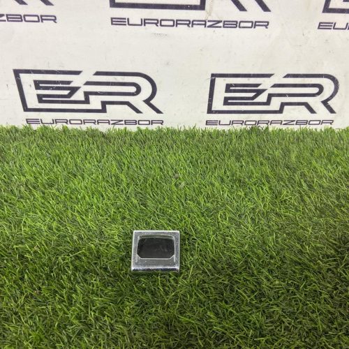 Крючок в багажник Audi Q8 4M