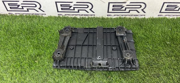 Полка аккумулятора Mercedes W205